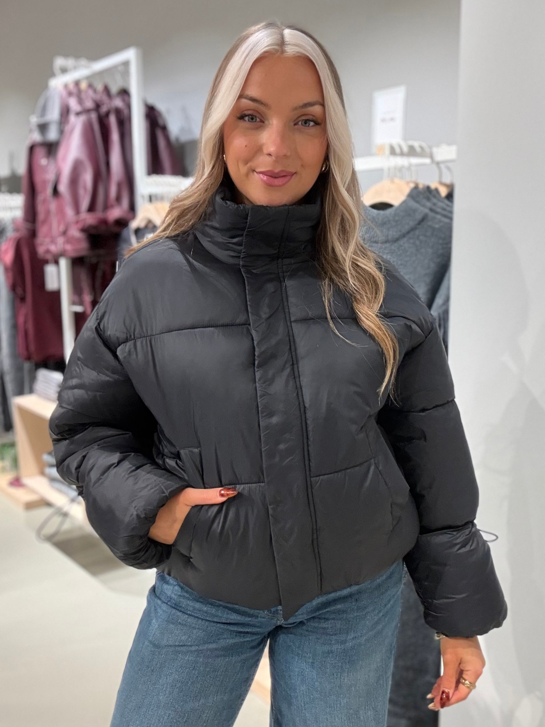 NMALLIE Puffer Jacket - Black